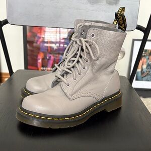 Dr.Martens 1460 Pascal Gray Virginia leather combat boots 36EU